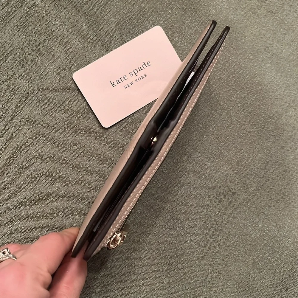 Brand New Kate Spade Genuine Leather Large Slim Bifold Wallet Warm Beige Neutral